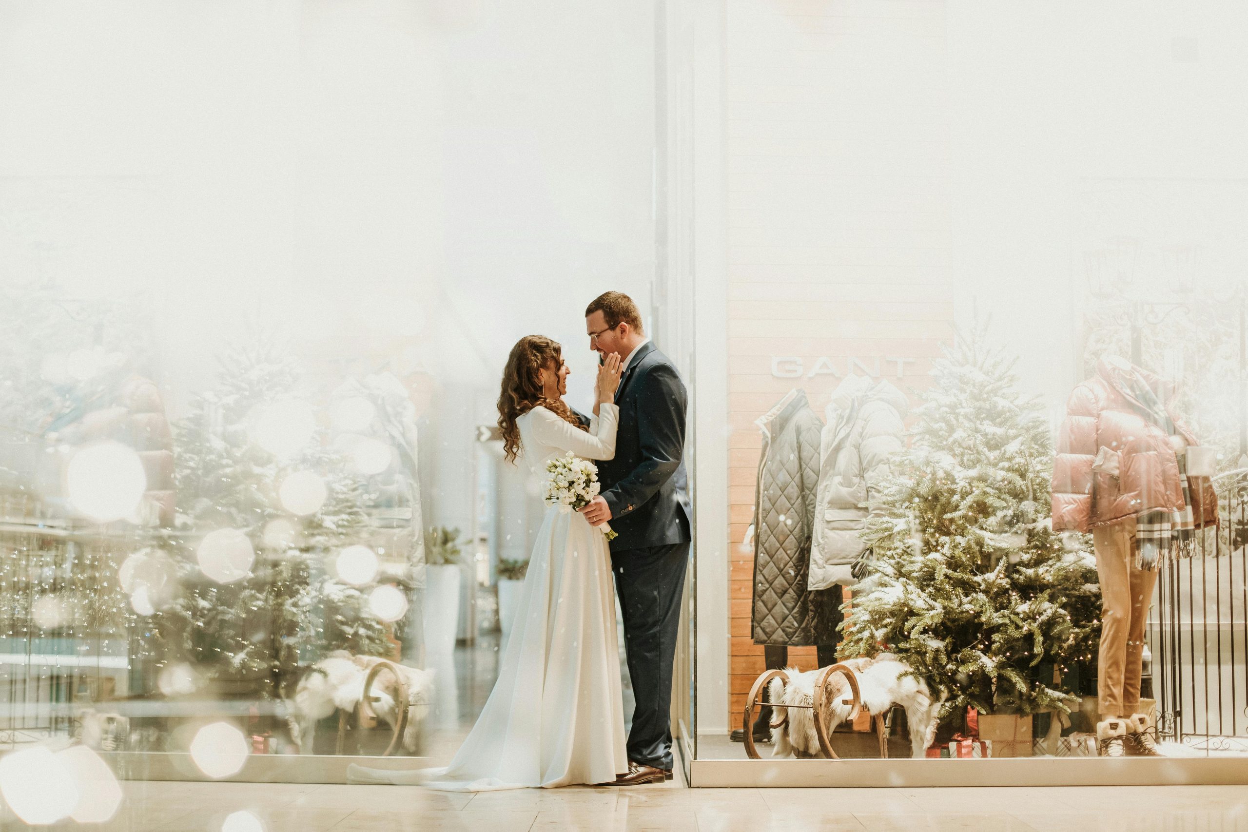 wedding shoots with second photographers